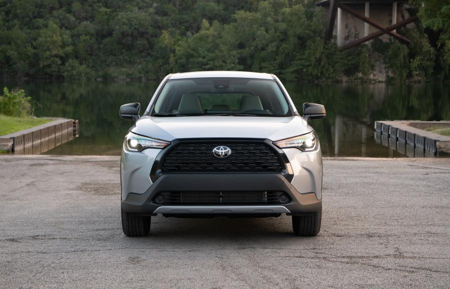  Toyota Corolla Cross L 2021 года  (NA) (фото 13 из 18)